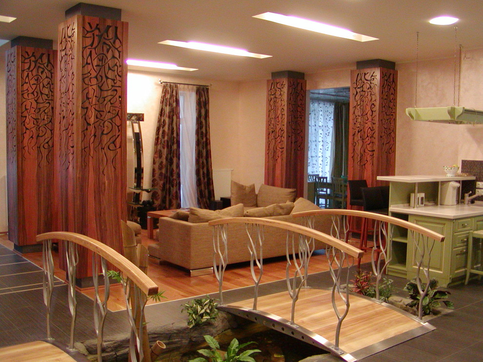 Обложка проекта: Дом с ручьем. House with a Creek.