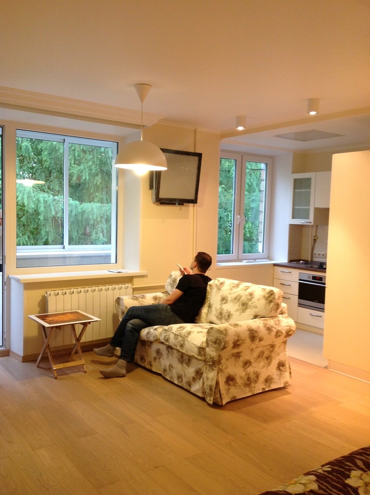 м. Молодежная