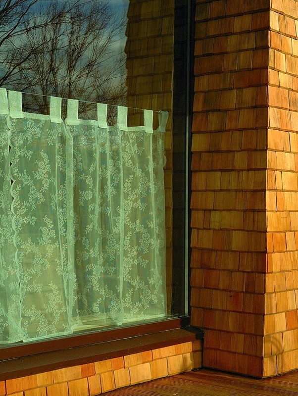 Монтаж фасада ресторана из дранки