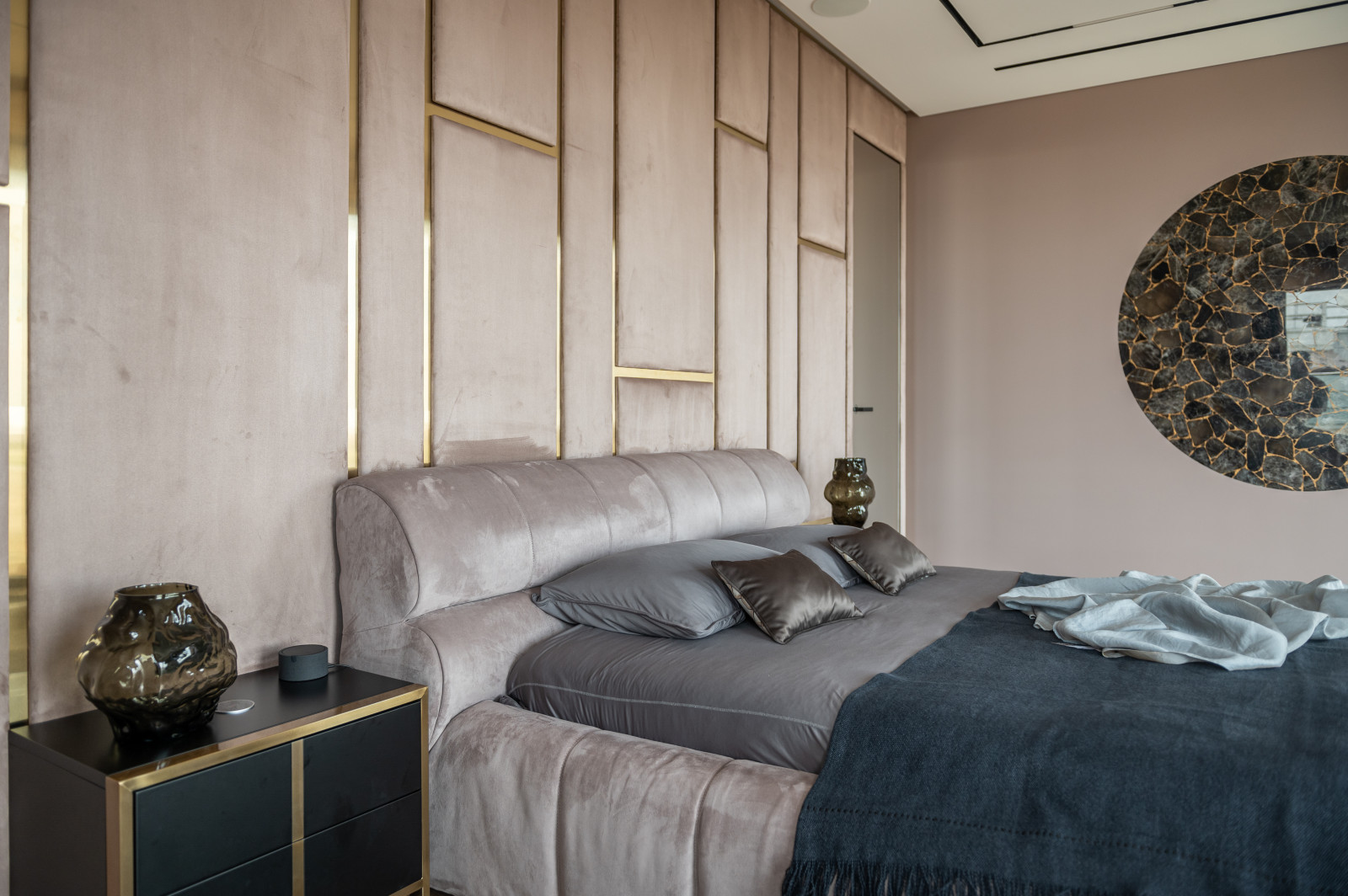 Обложка проекта: Пентхаус (современный) - мастер спальня