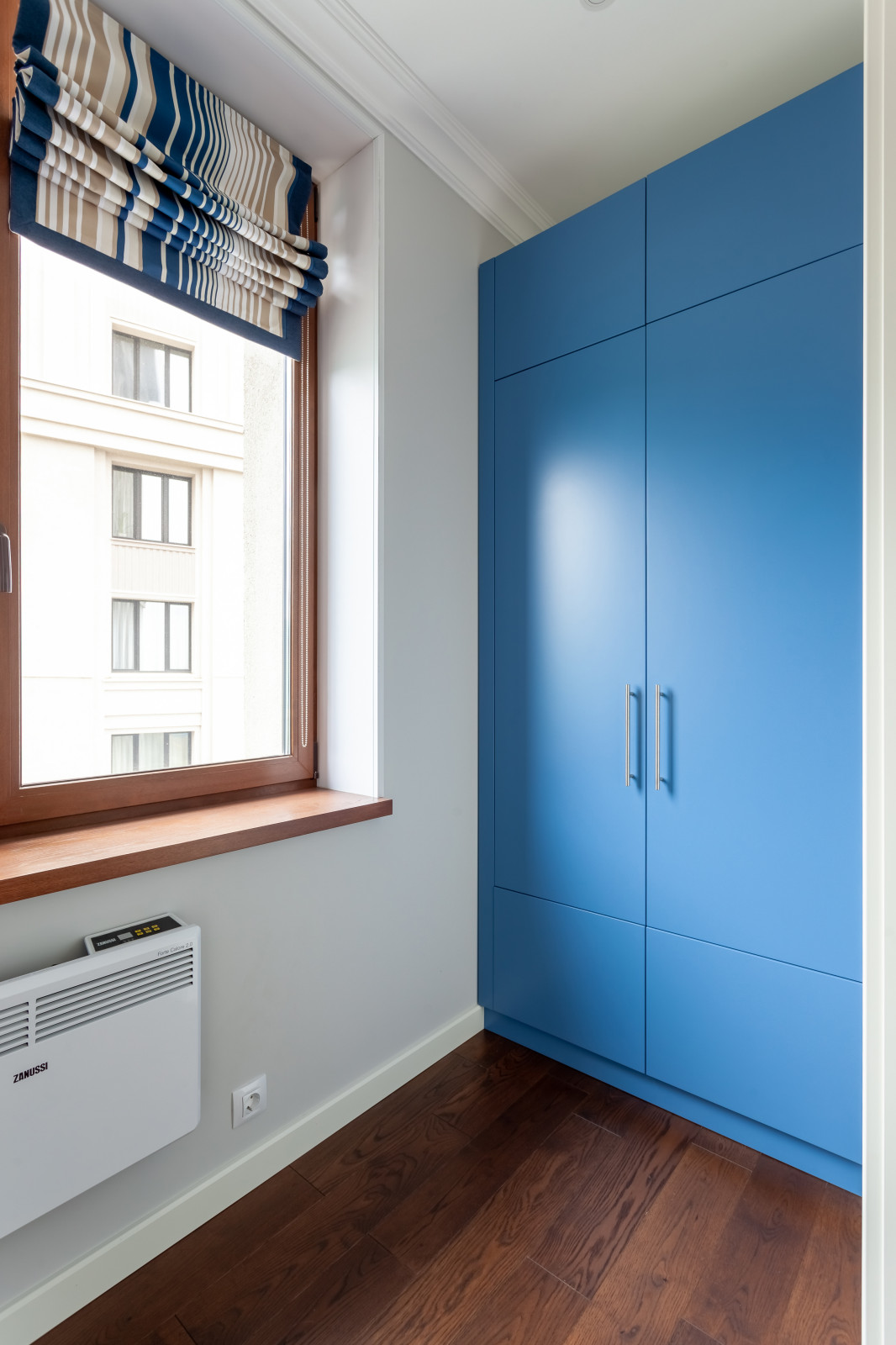 Для лоджии, присоединенной к детской, изготовлено два шкафа