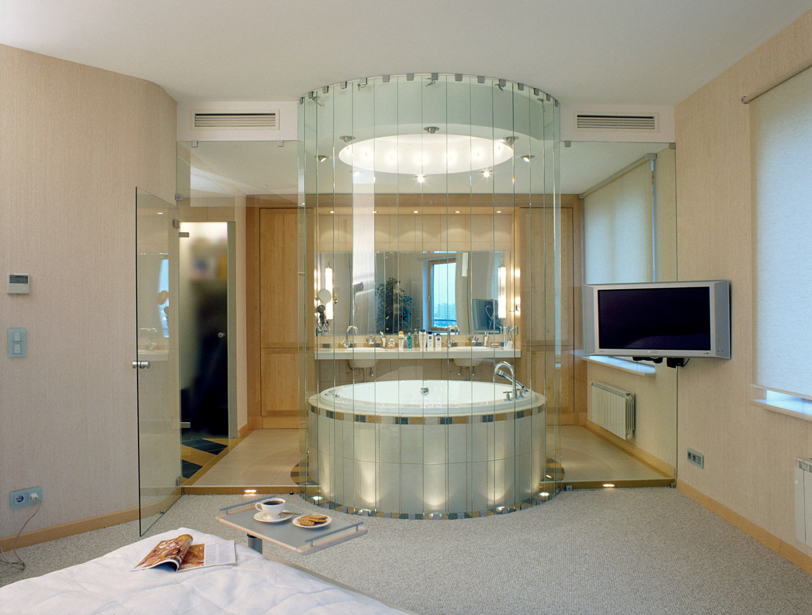 Дерево в интерьере