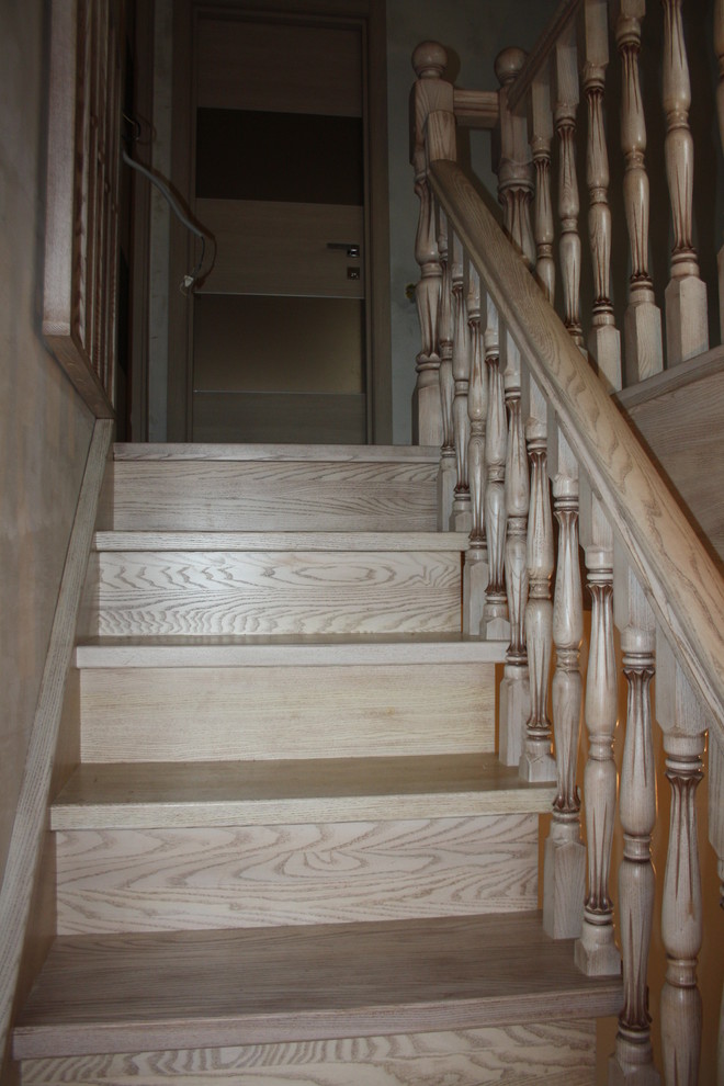 Обложка проекта: Ясеневая лестница с патинированием