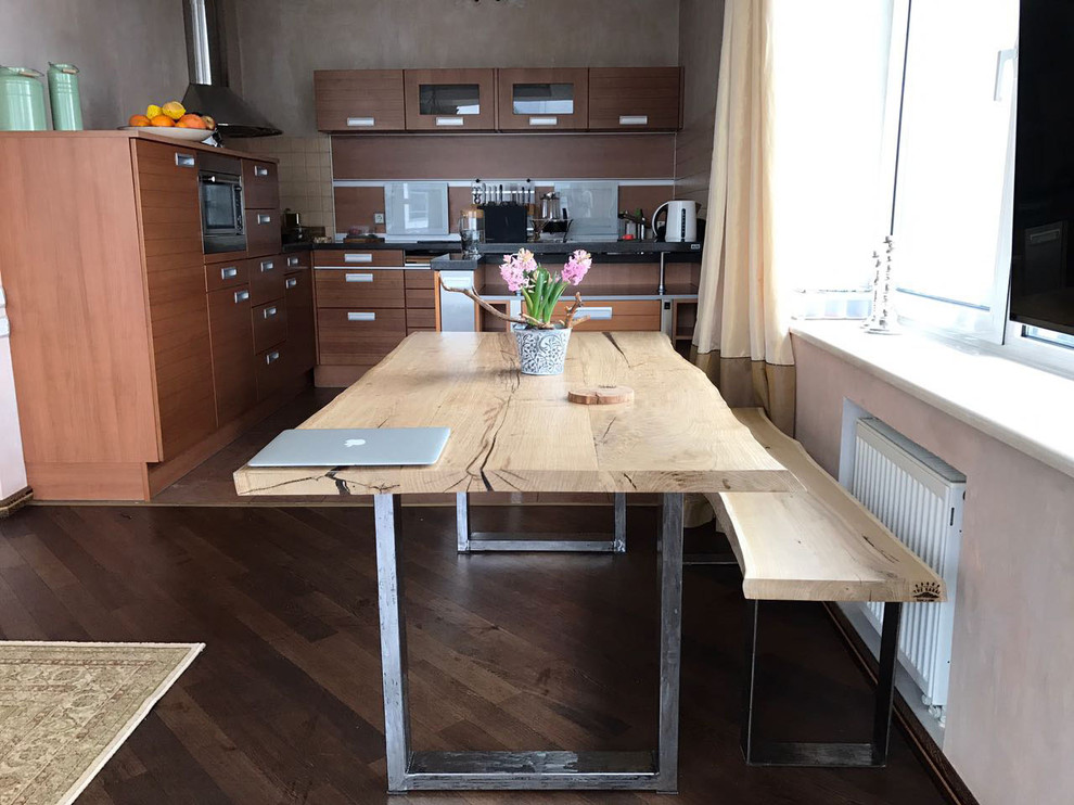 Обеденный стол и скамья из слэба дуба