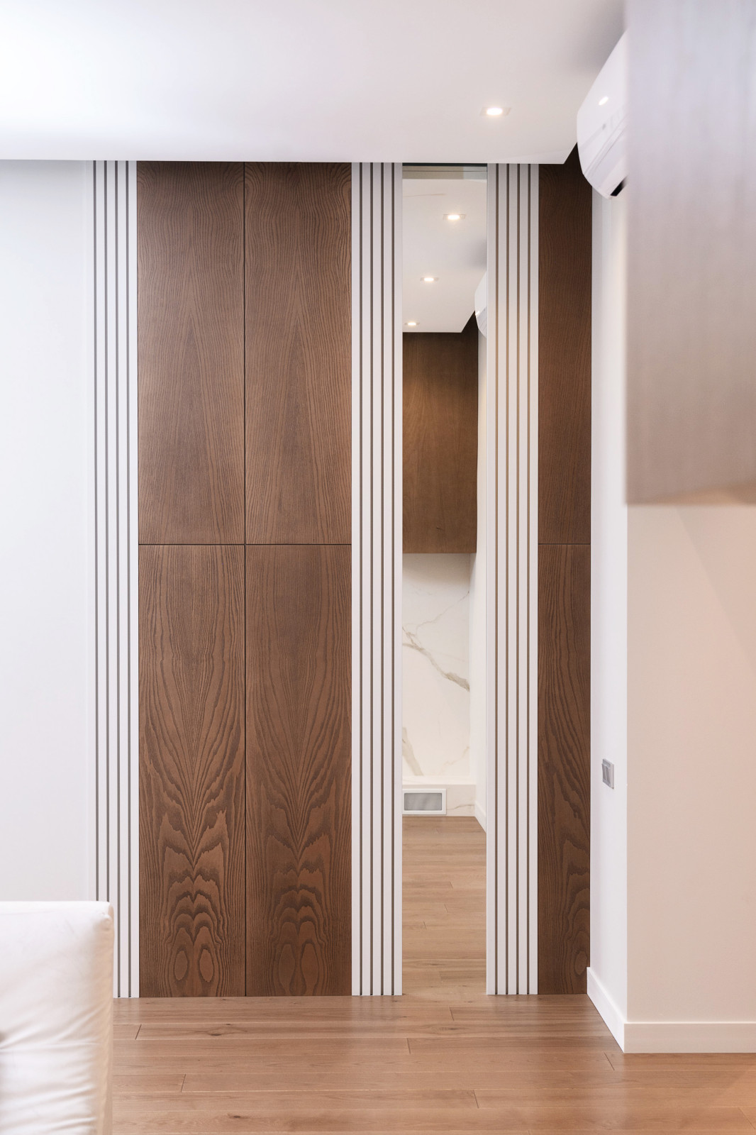 Обложка проекта: Холл