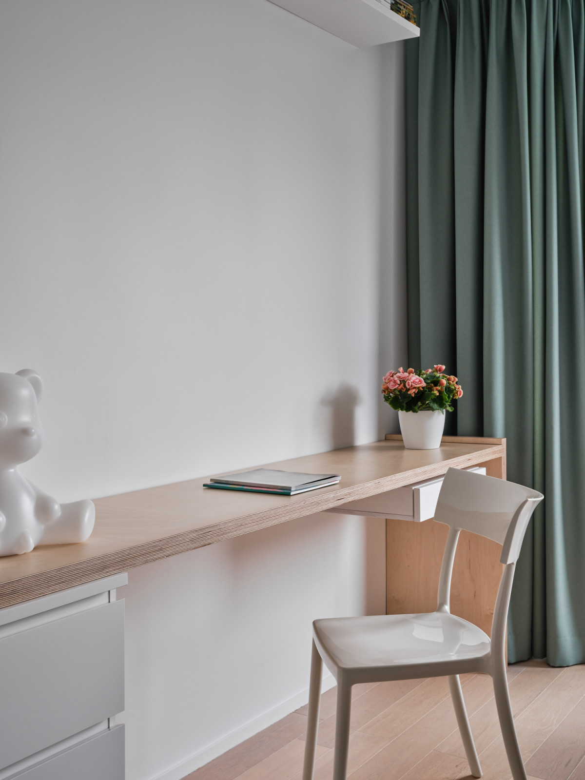 Фото: комната, рабочее место