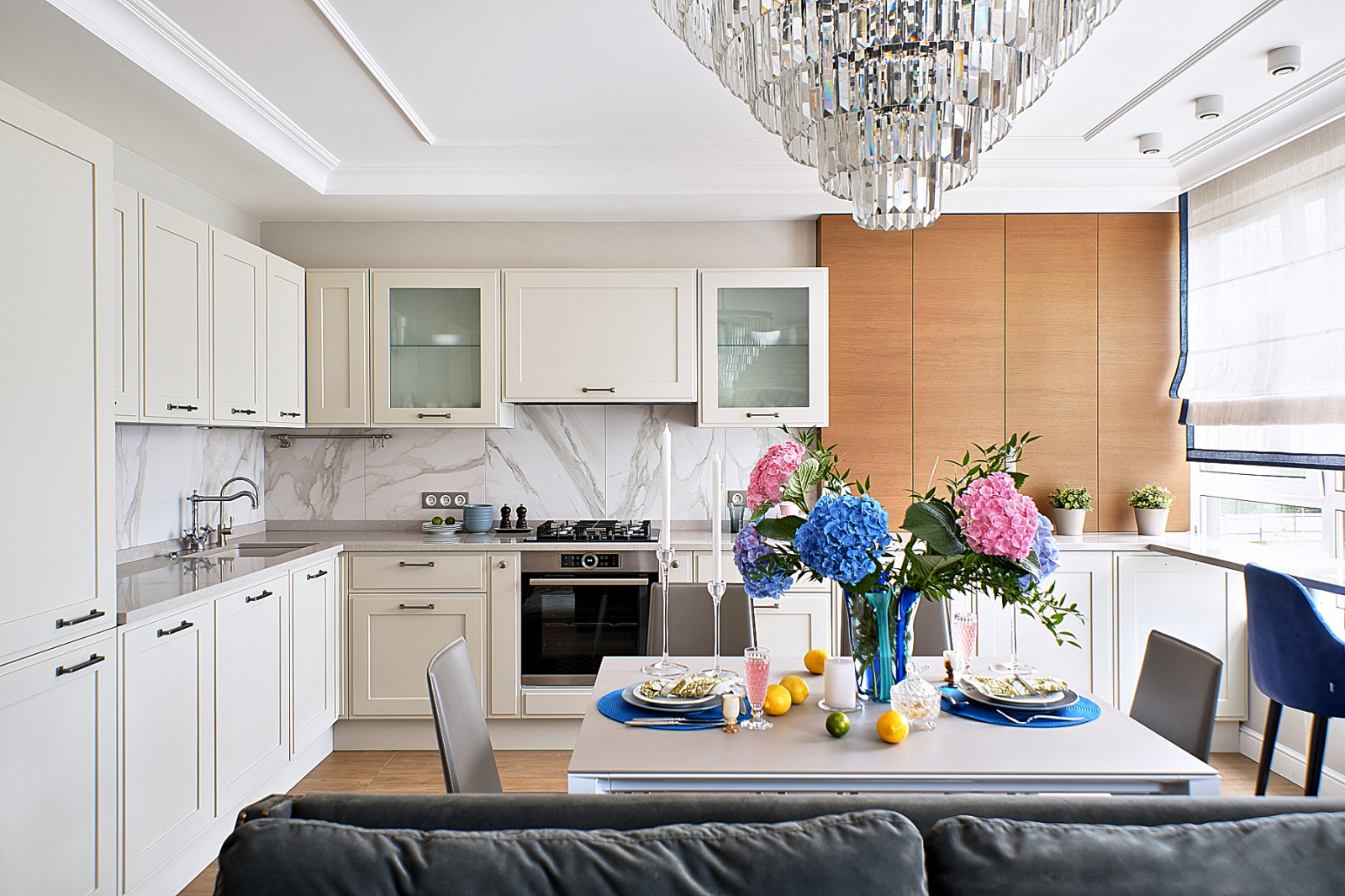 Интерьер с елочкой