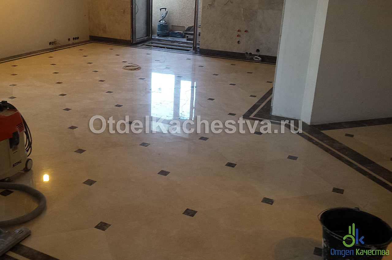 Укладка мрамора в кухне-столовой