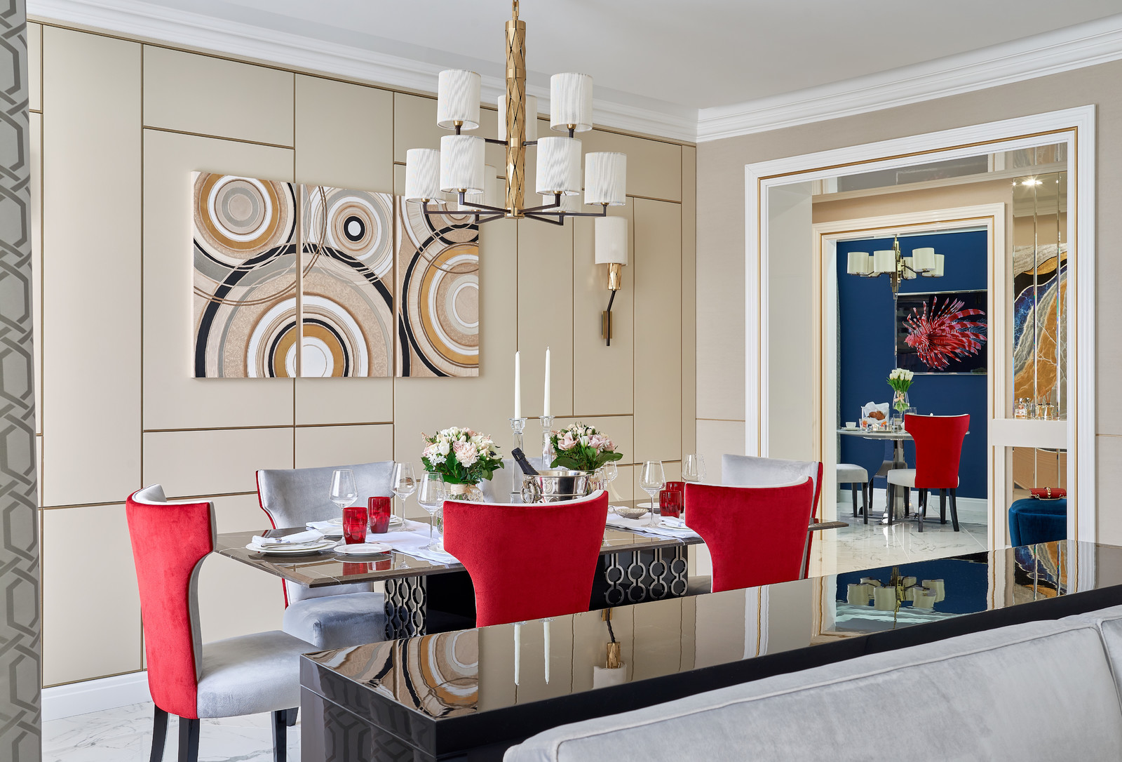 Яркий, роскошный, искрящийся.