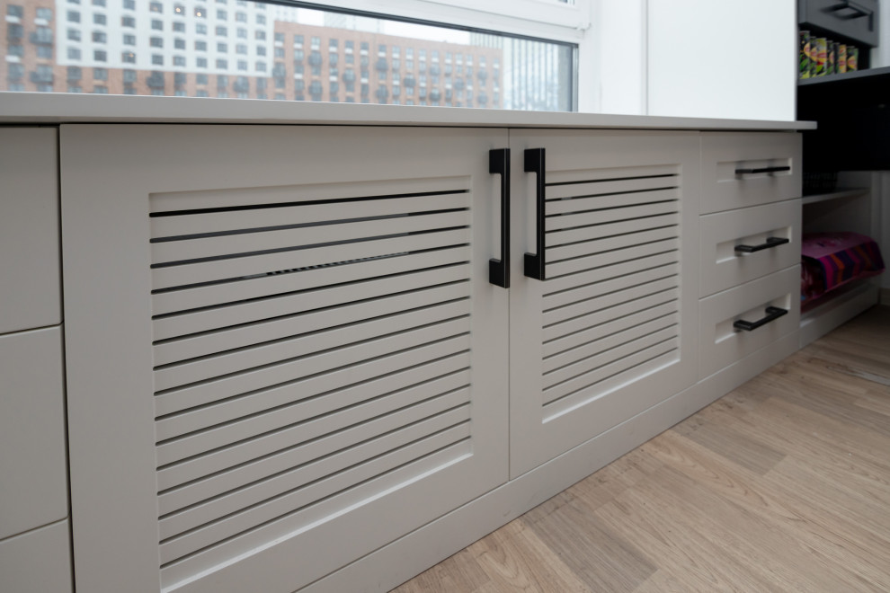 Меблировка подростковой комнаты в нейтральных цветах