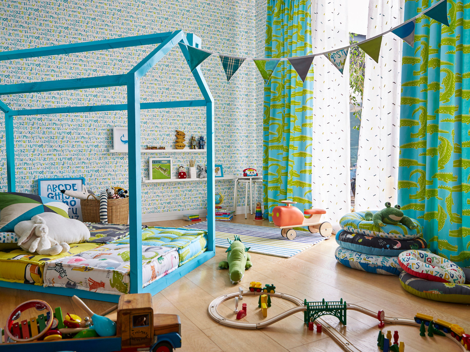 Guess Who?: детская коллекция обоев и тканей от Scion