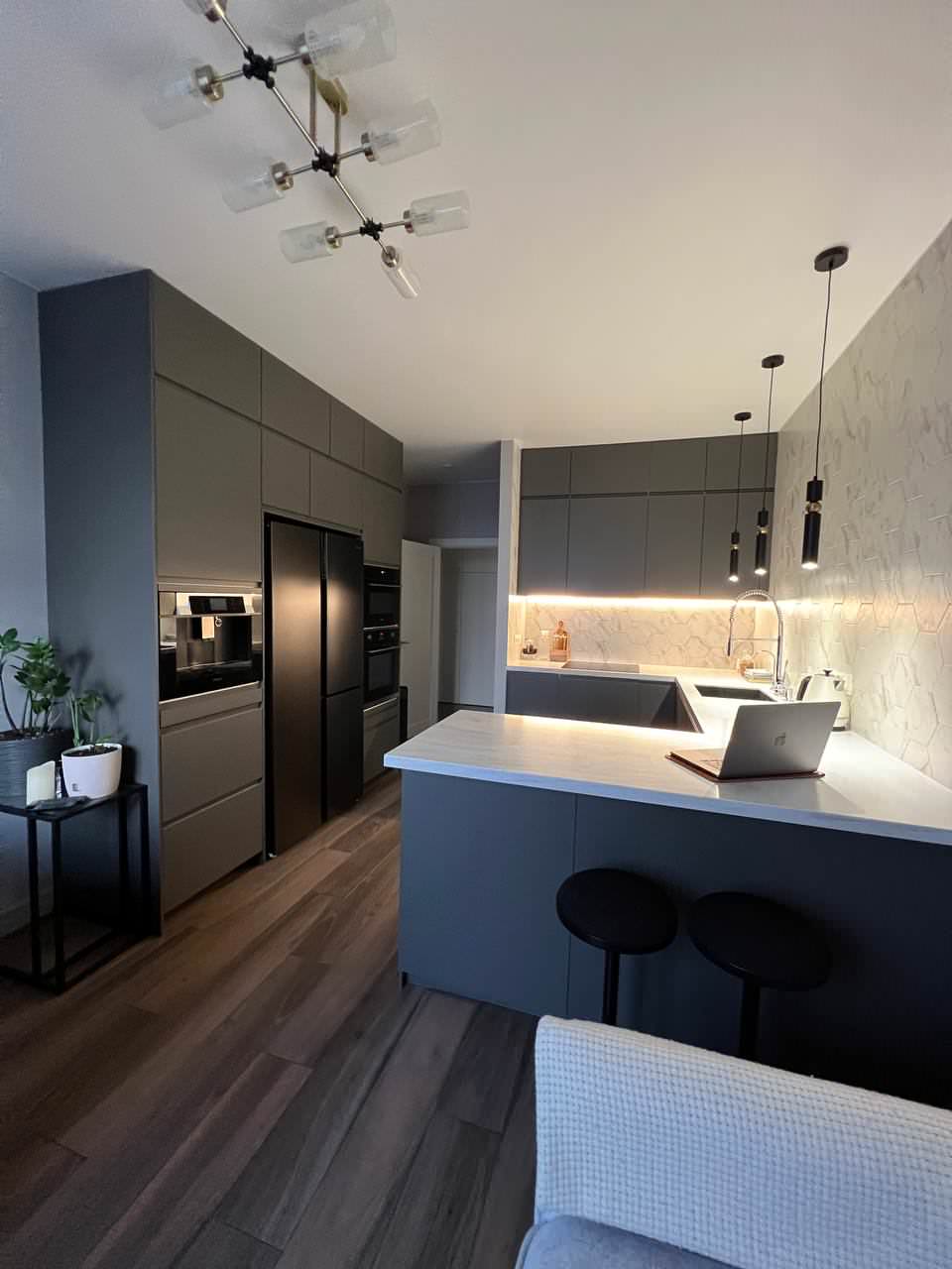 Обложка проекта: современный стиль