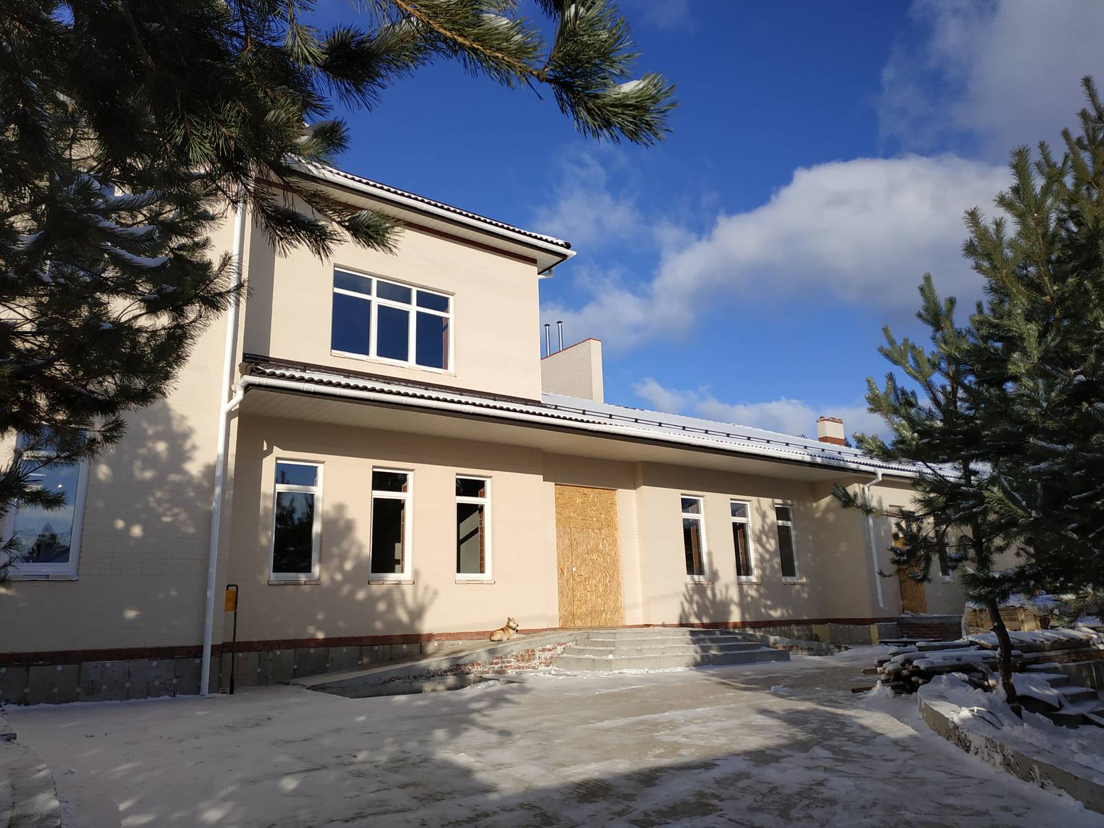 Обложка проекта: Проект и реализация дома в классическом стиле