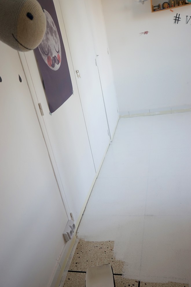 Своими рукам: Как покрасить кафельную плитку на полу в белый цвет