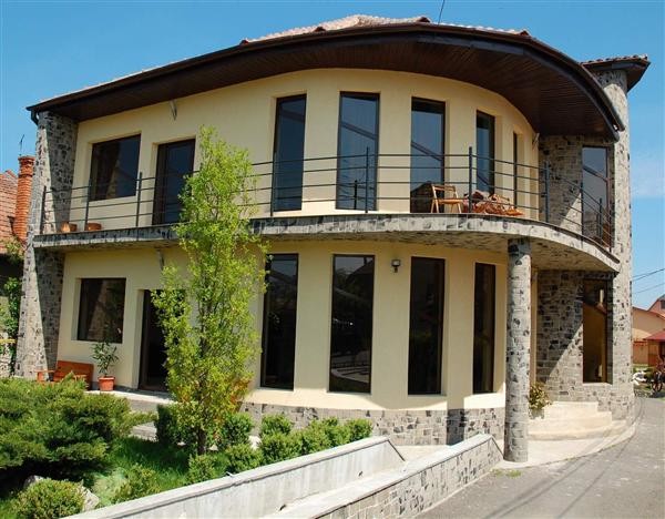 Обложка проекта: Фасад с гибким камнем