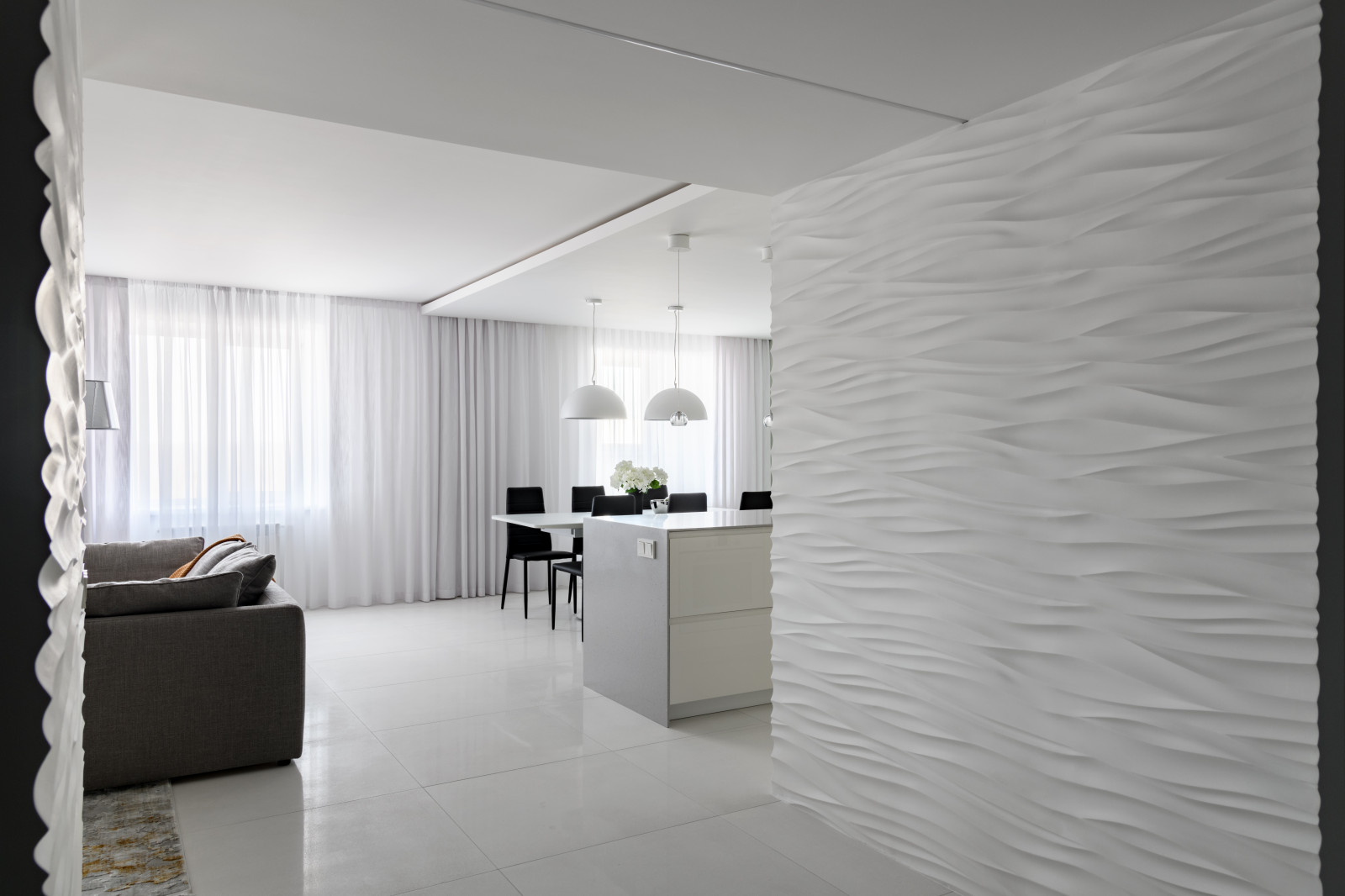 Стильная черно-белая квартира в Новосибирске