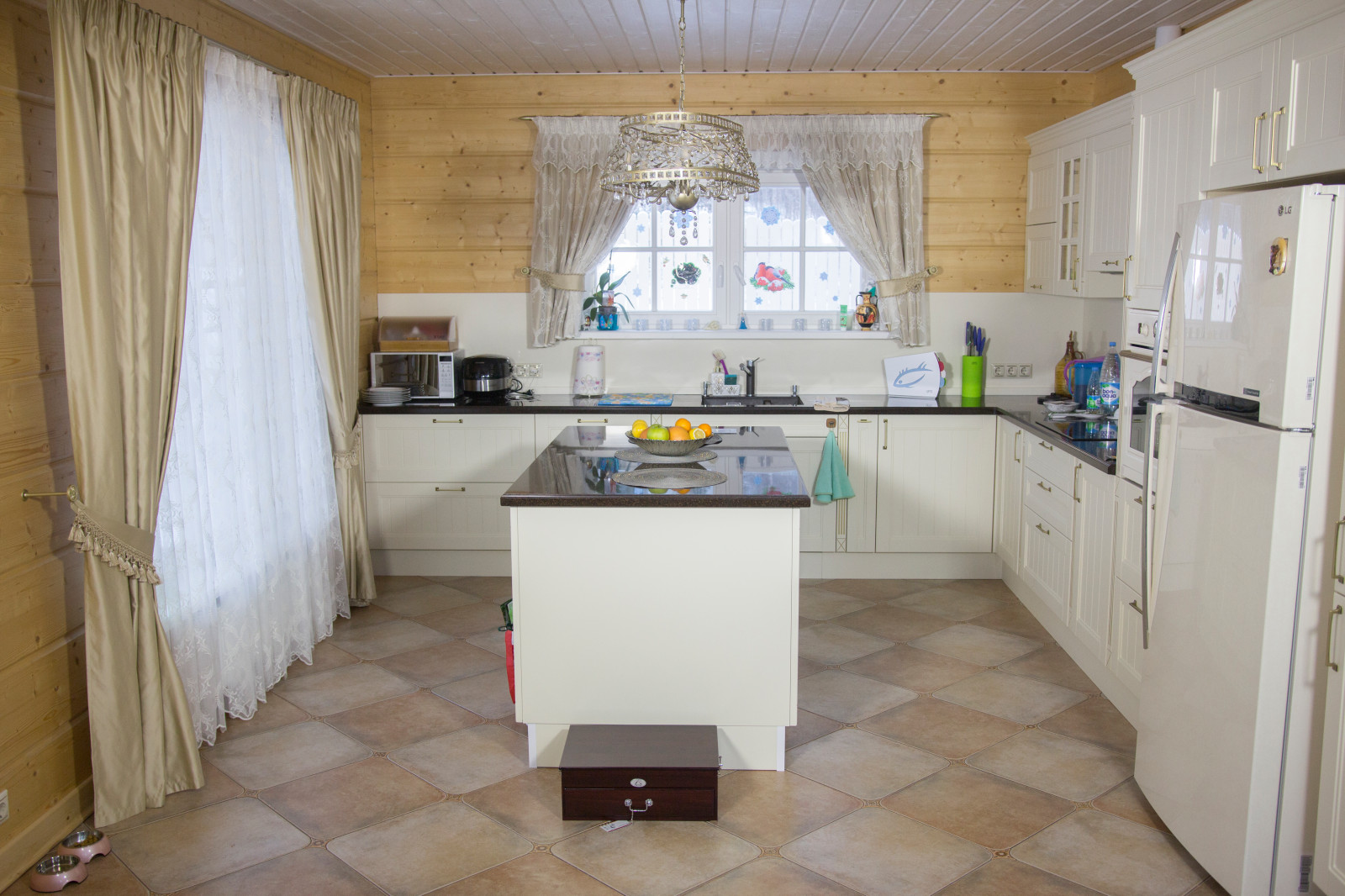 Дом из кирпича в Охтинском парке