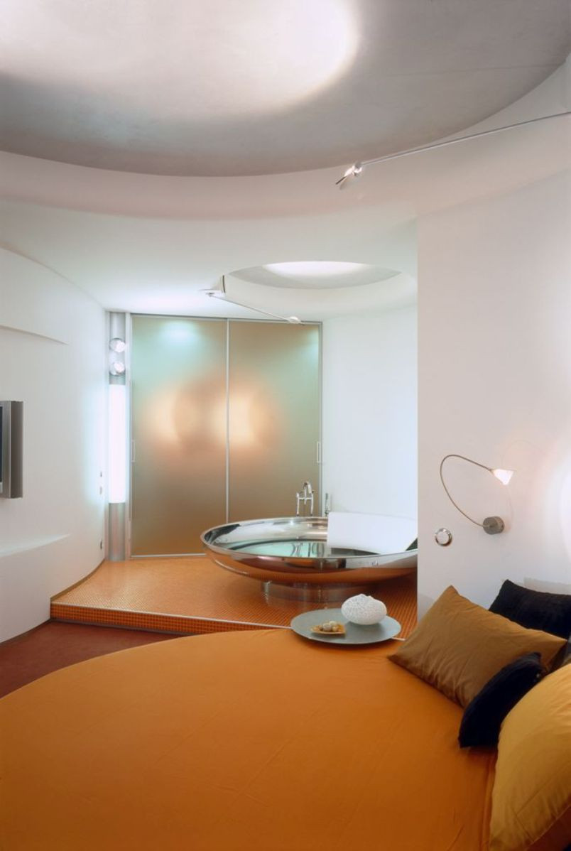 Квартира на проспекте Жукова: Спальня с ванной