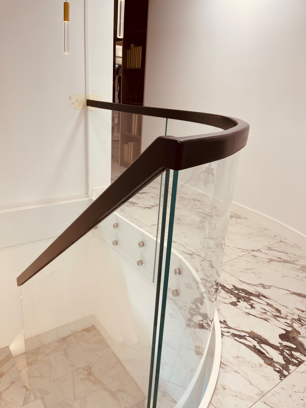 Ограждение- Гнутое стекло