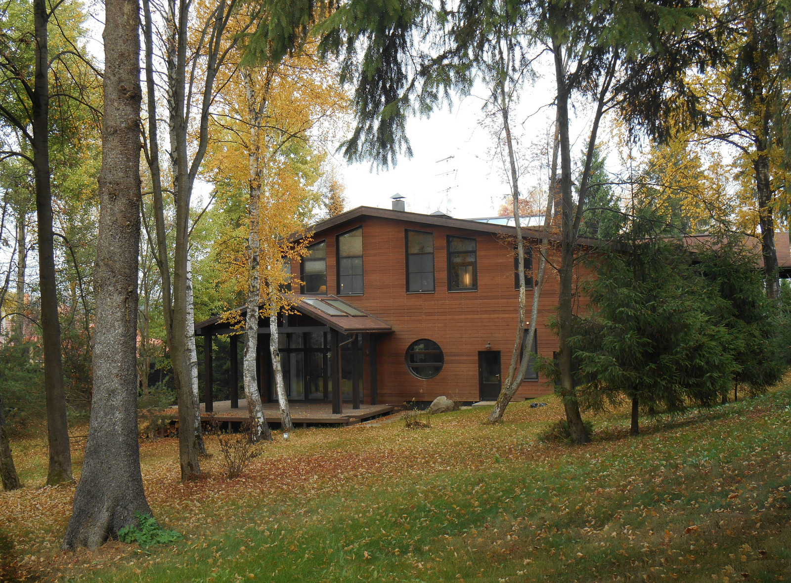 Обложка проекта: Дом на склоне