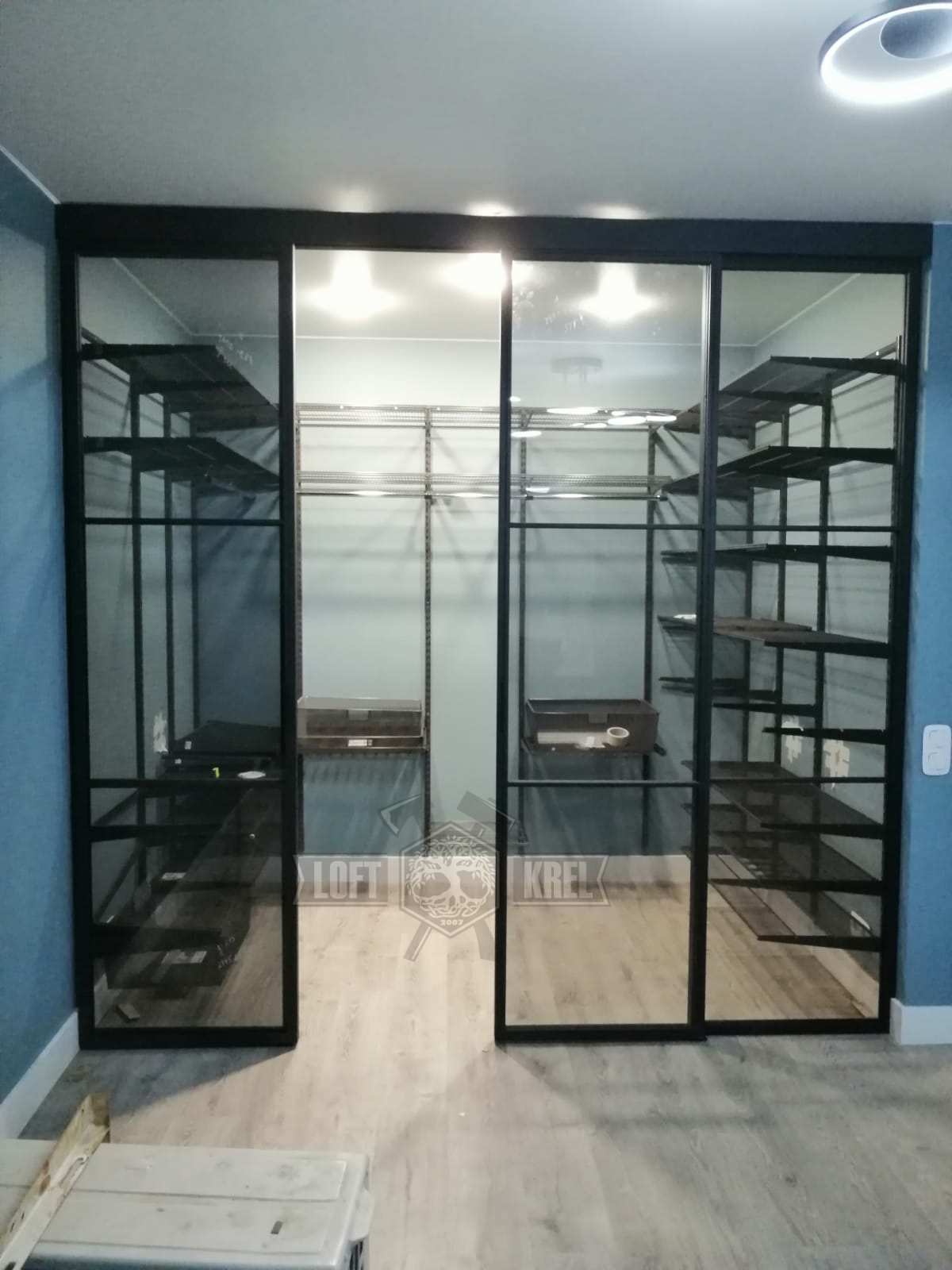 Перегородка для гардеробной комнаты