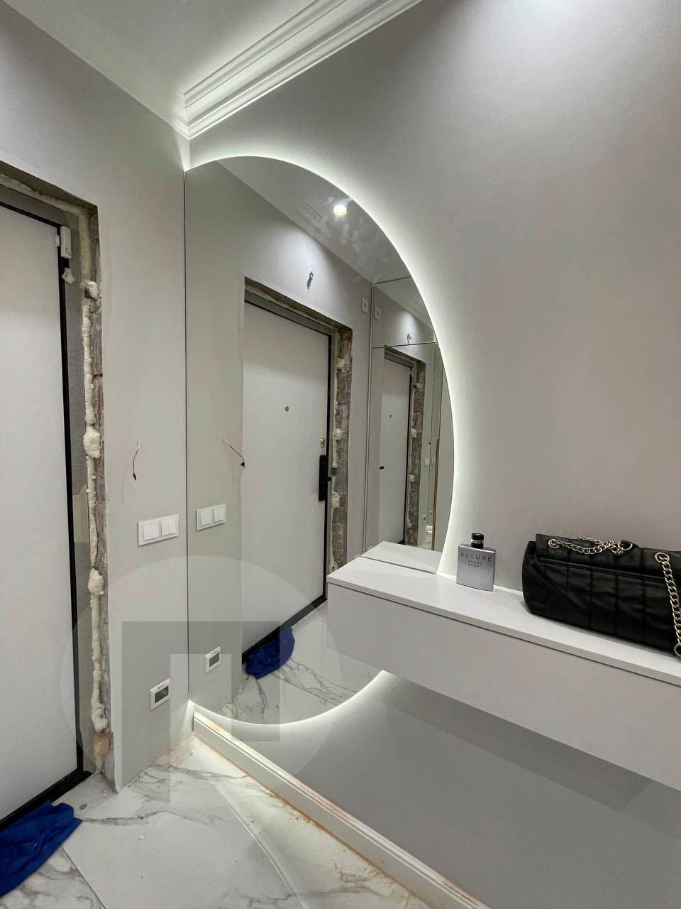 Зеркало в прихожую