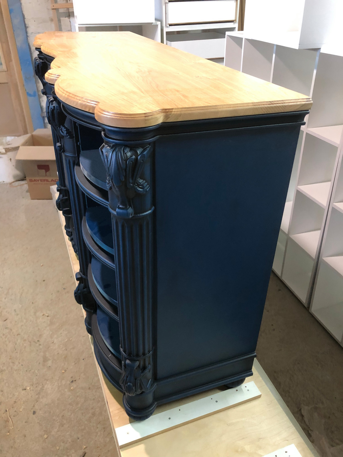 Обложка проекта: Комод дубовый, в классическом стиле.