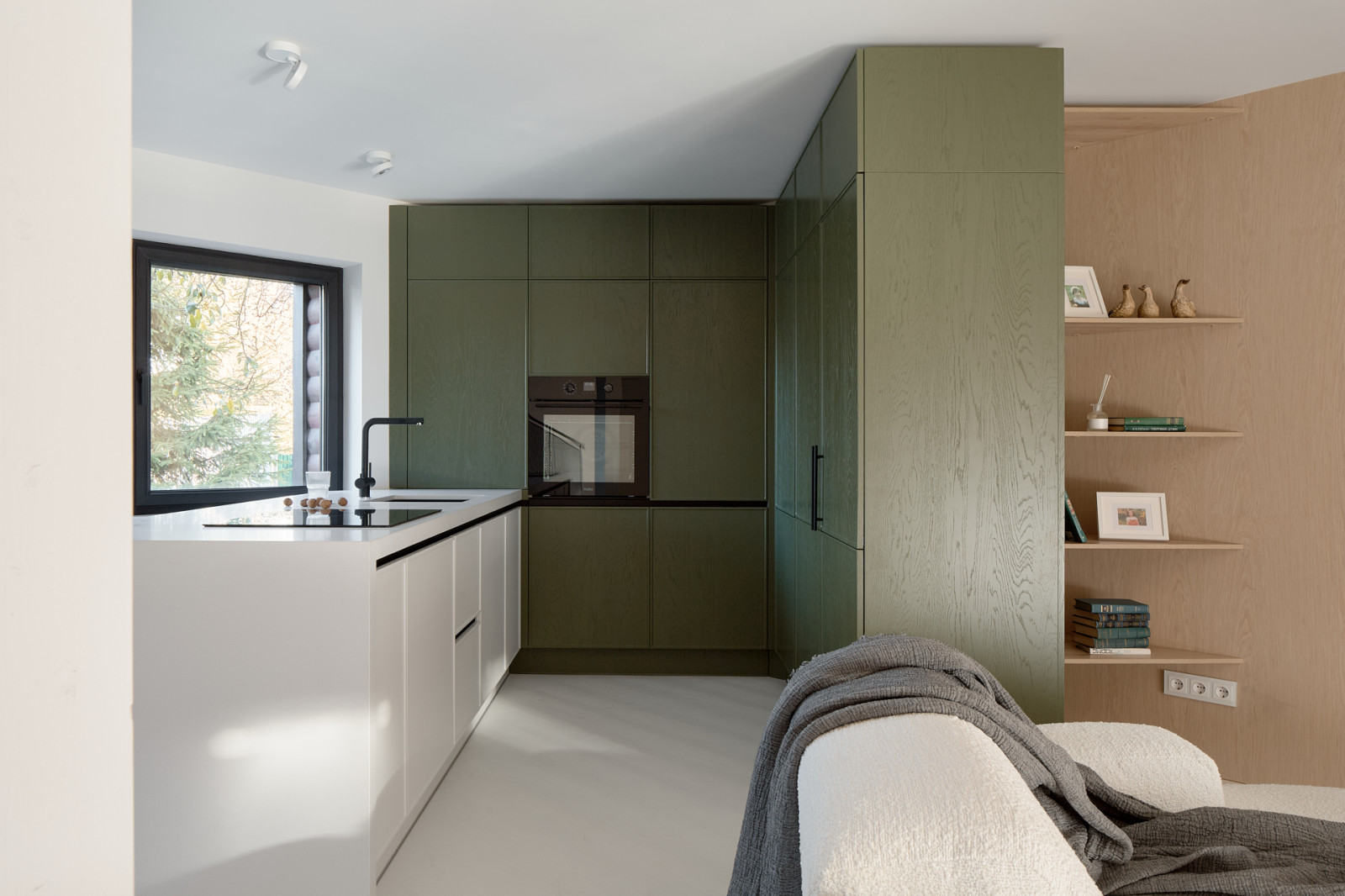 Кухня-гостиная. Разворот на 45 градусов