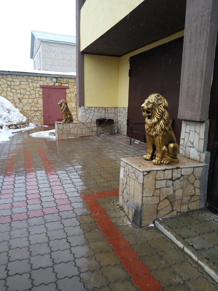 Скульптуры львов для Нижнекамска