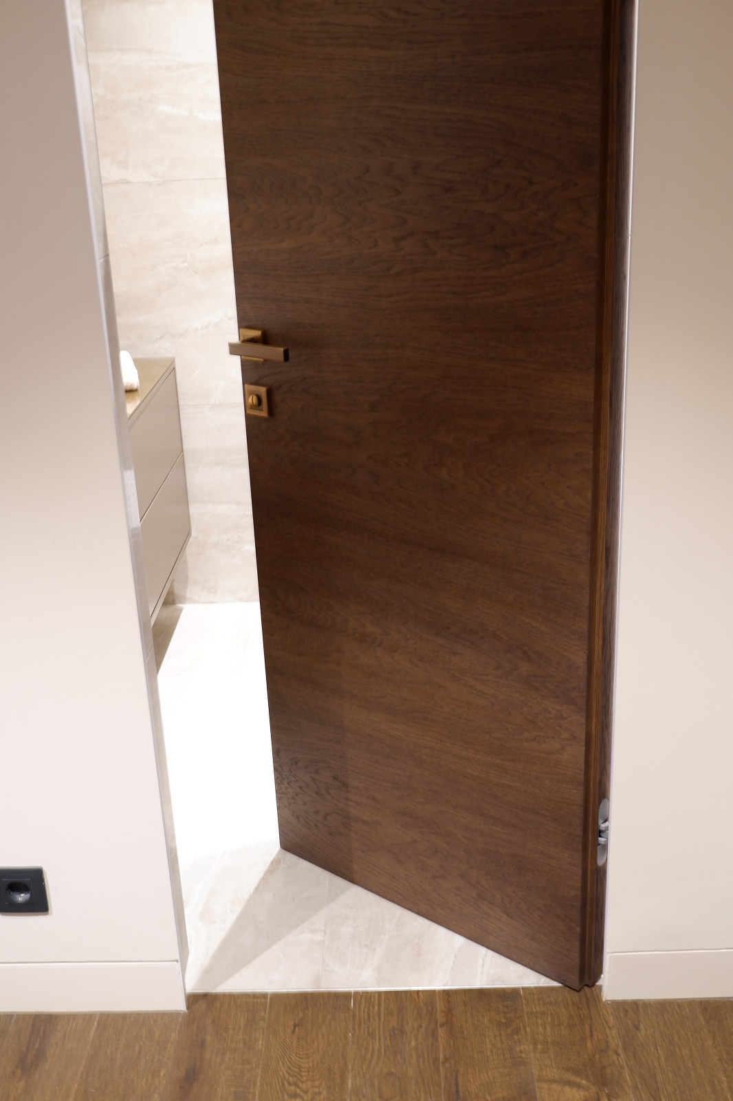 Двери Dorian в минималистичном проекте ЖК Soho + Noho @sohoplusnoho