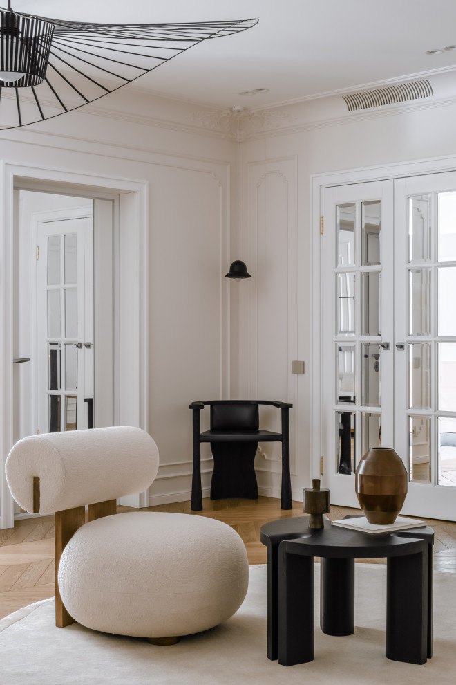 Французское настроение и мотивы шинуазри: семейная квартира