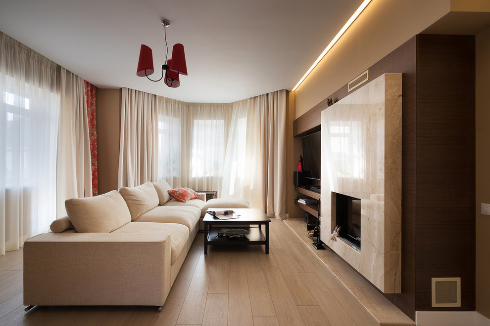 Яркий дом в пригороде