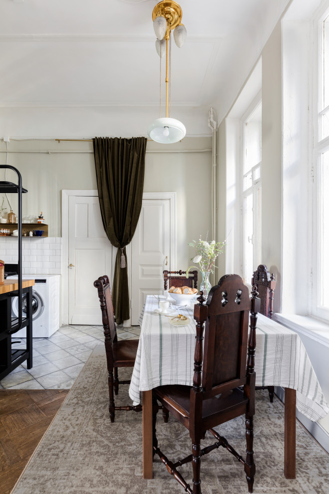 Квартира на Петроградской стороне в доме с совами