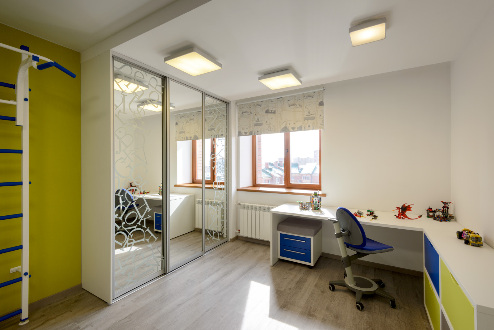 apartment with aquarium