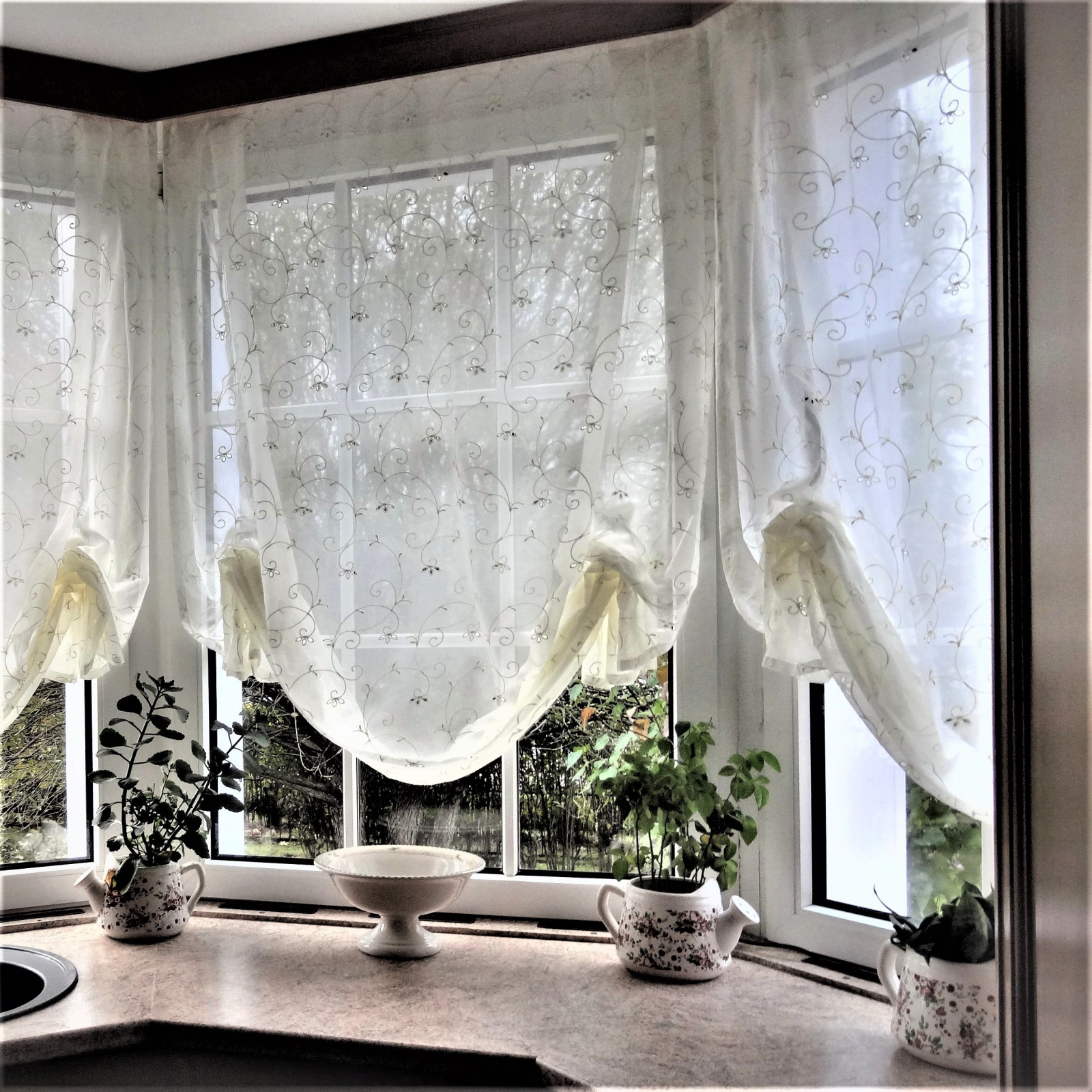 Легкие шторы для кухни