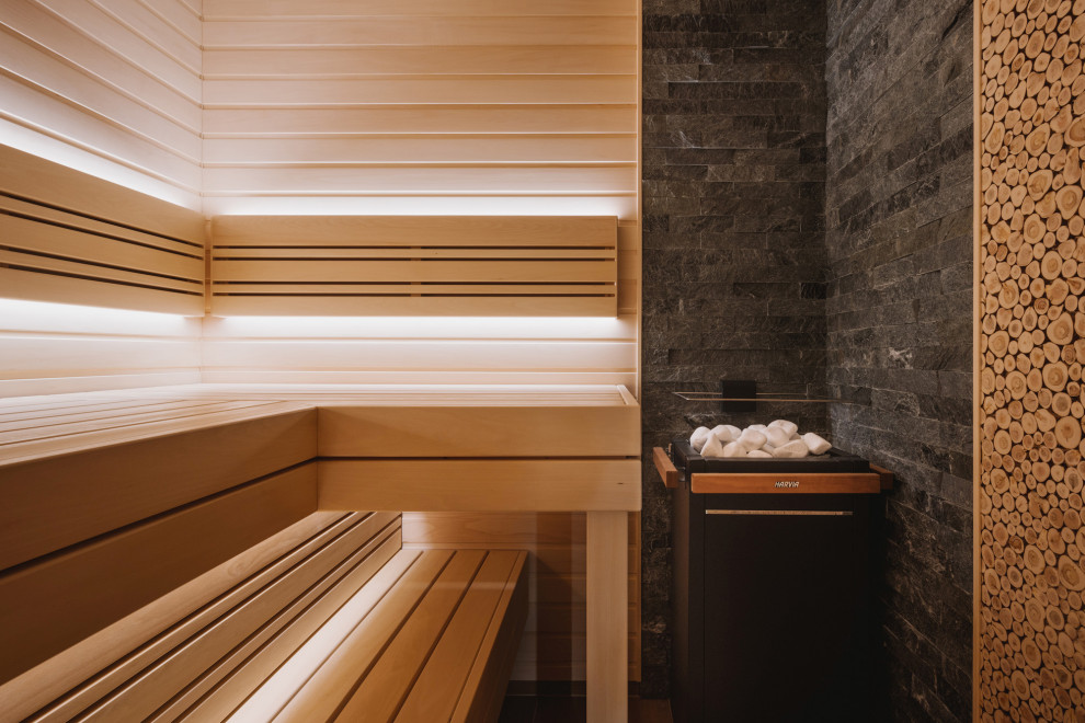 Печь - Harvia Virta. Материал за печью - талькохлорит "рваный камень".