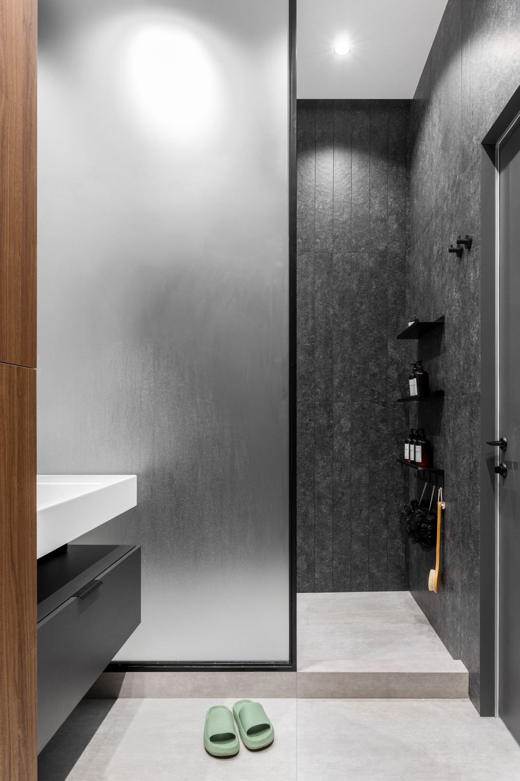 Новочерёмушкинская, 17