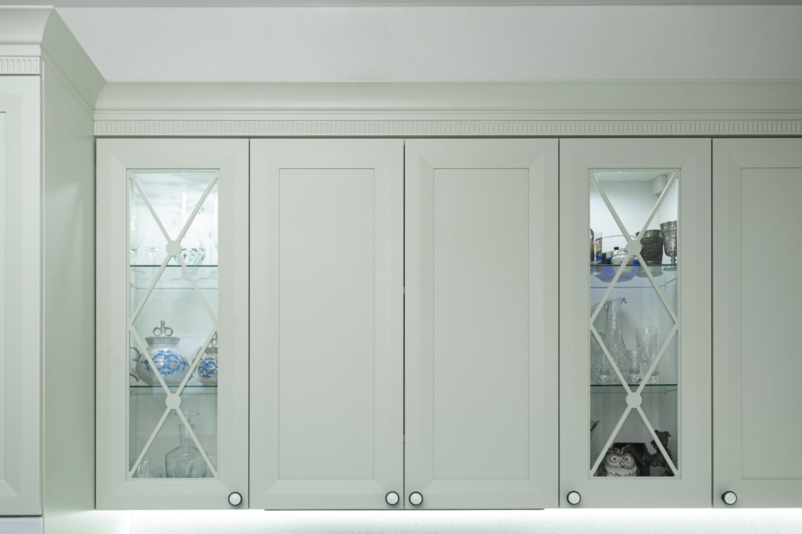 Кухня оливкового цвета