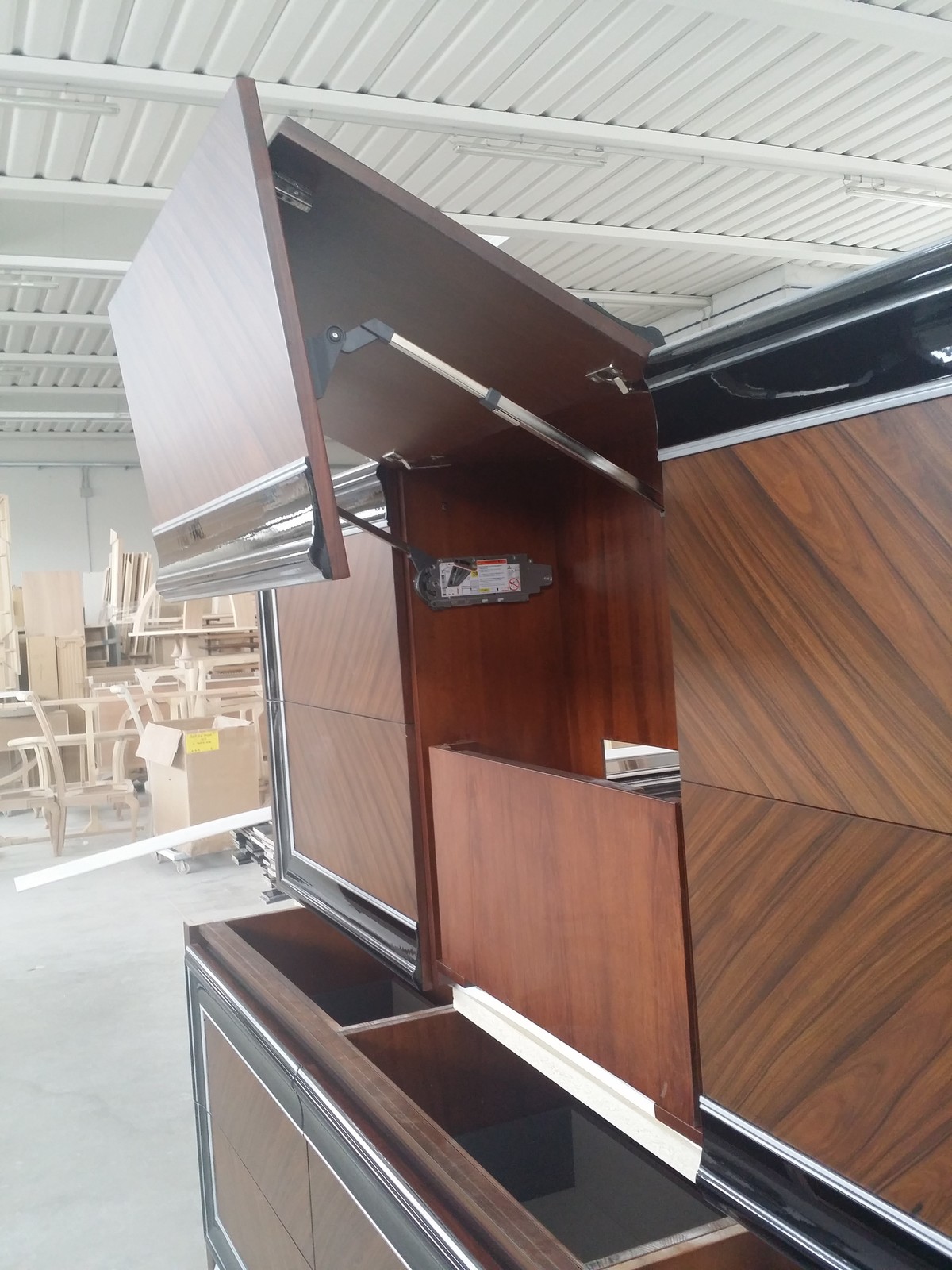 Квартира в темных тонах