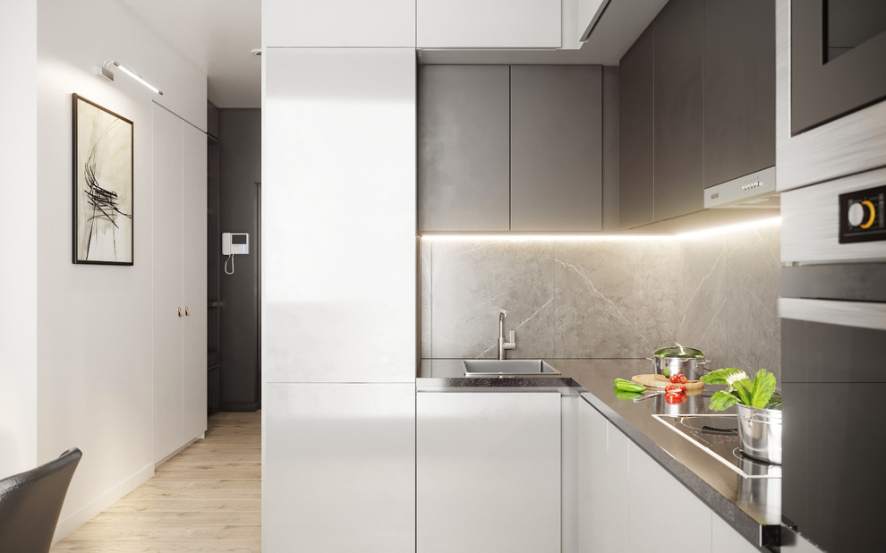 Правило кухонного треугольника удалось выполнить удачно, из прихожей продукты не