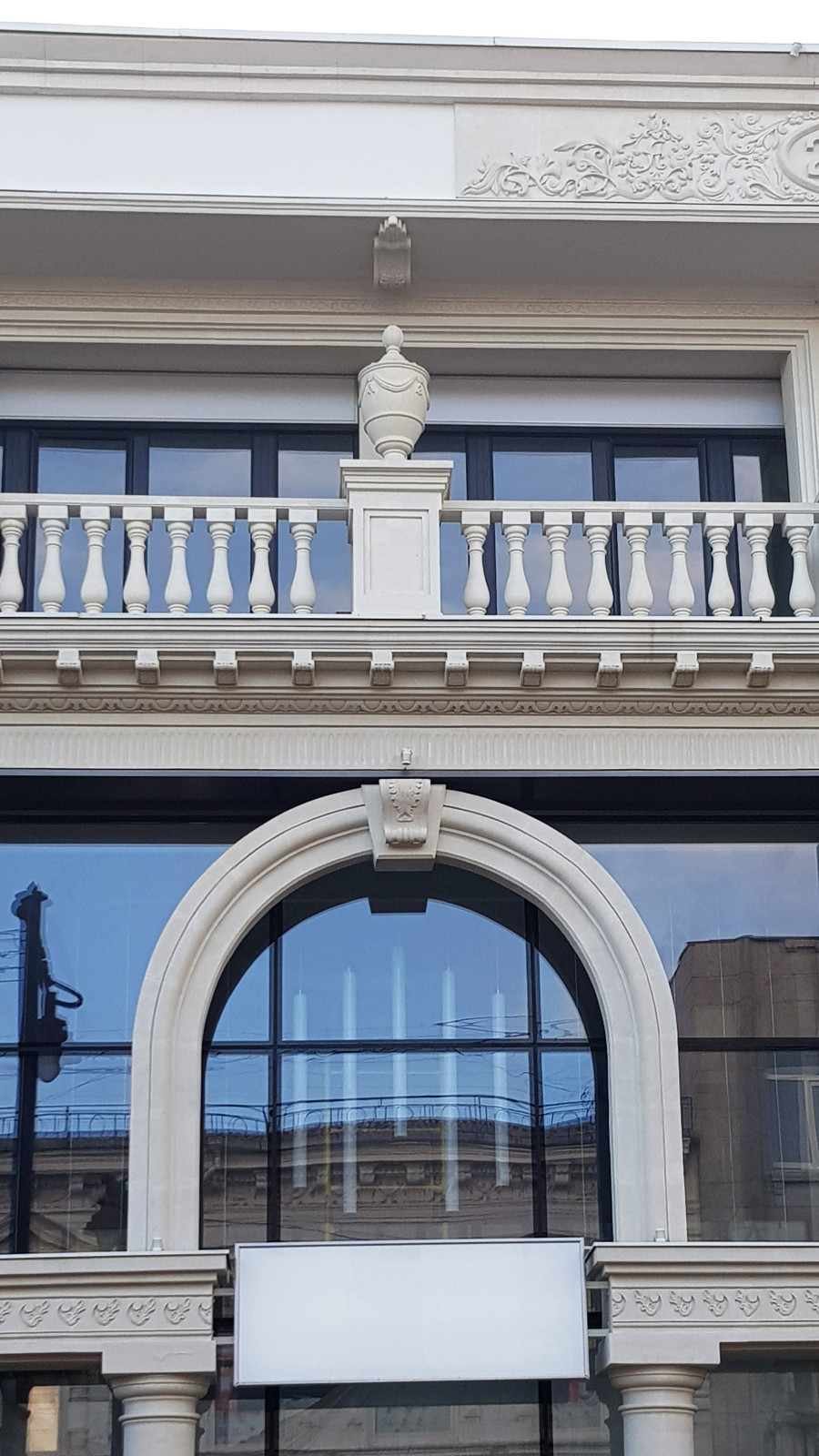 Фасады из инкерманского камня