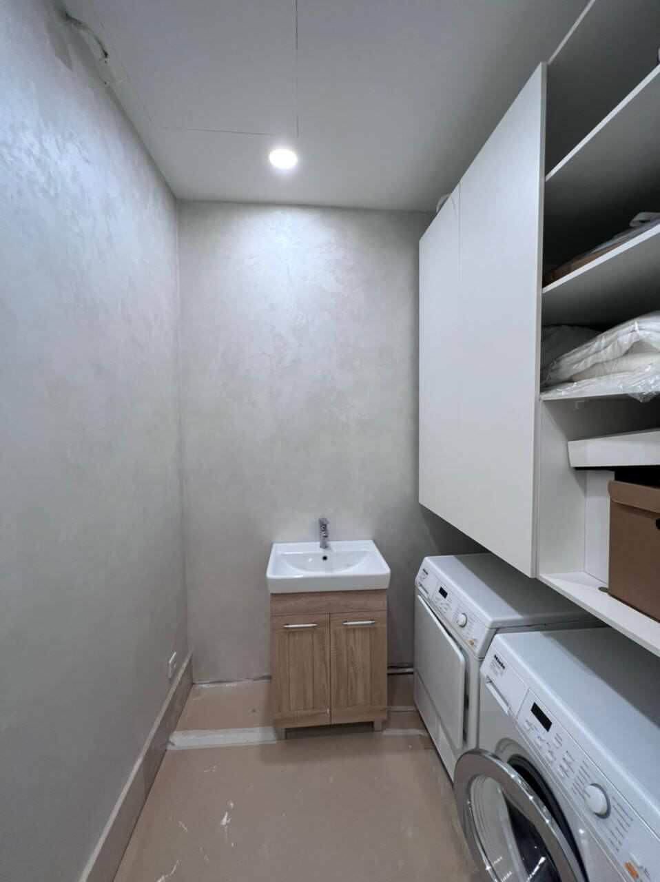 Декоративная штукатурка под классический шелк в интерьере квартиры