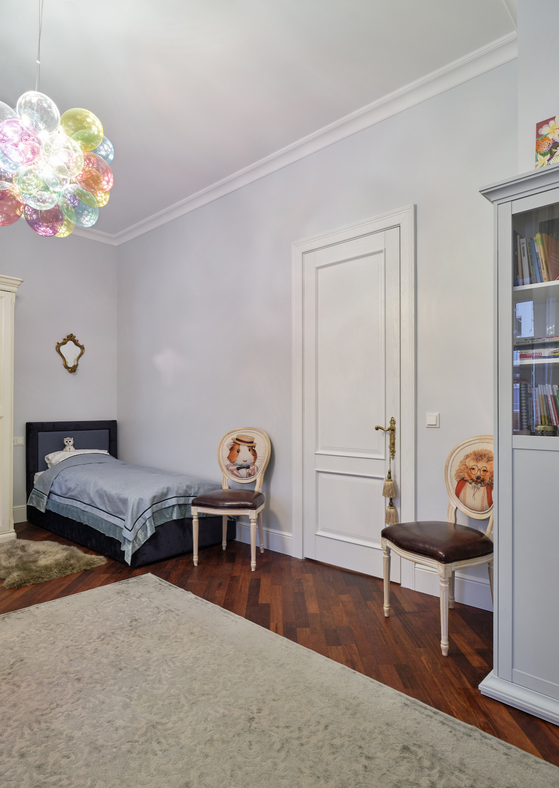 Классический интерьер с Орлеаном в отделке дуб