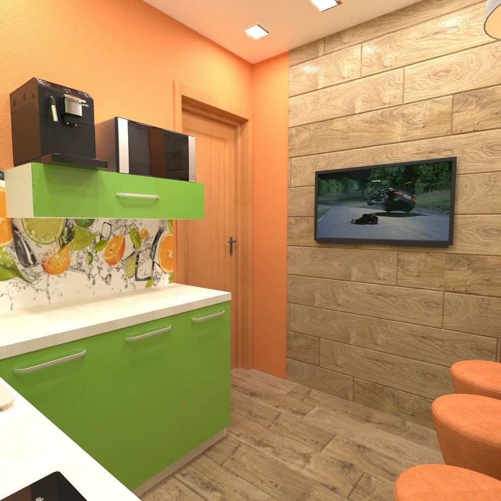 Маленькая кухня в ярких тонах