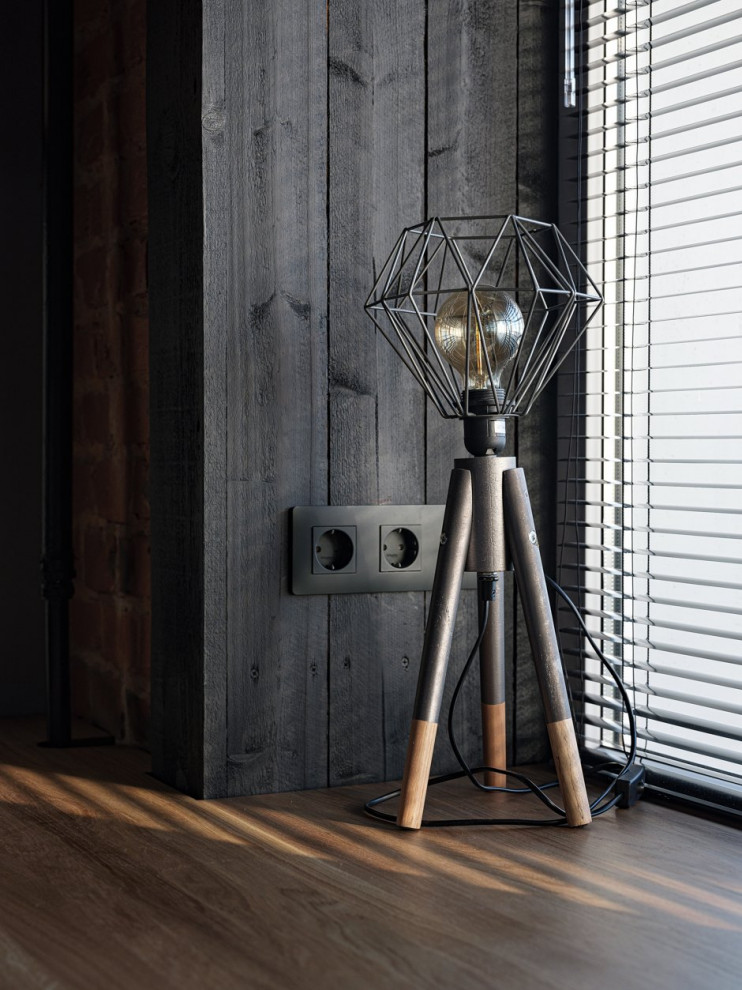 Квартира-студия с черным потолком в стиле лофт