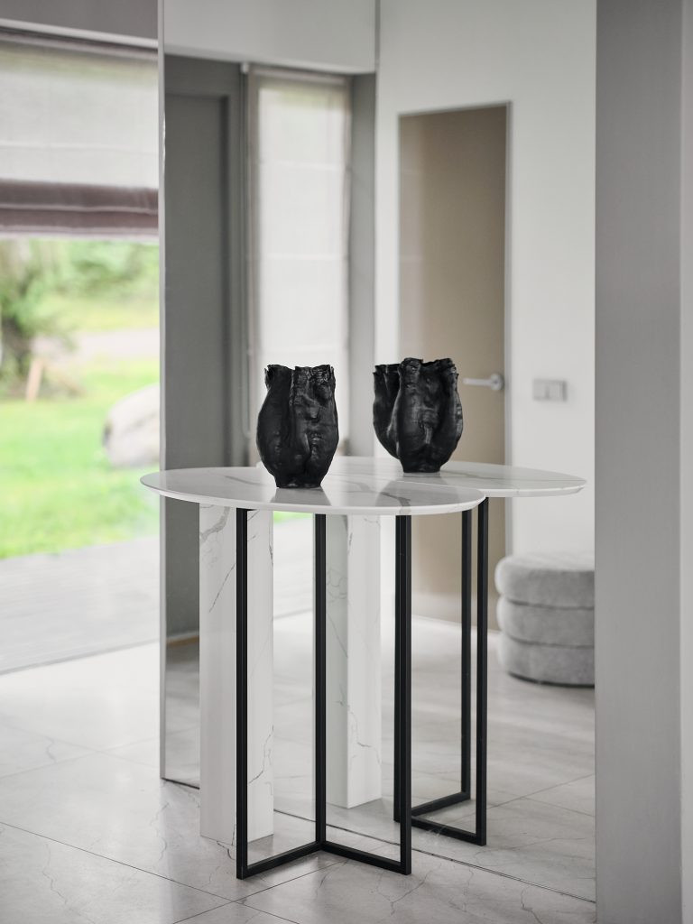 Журнальный столик