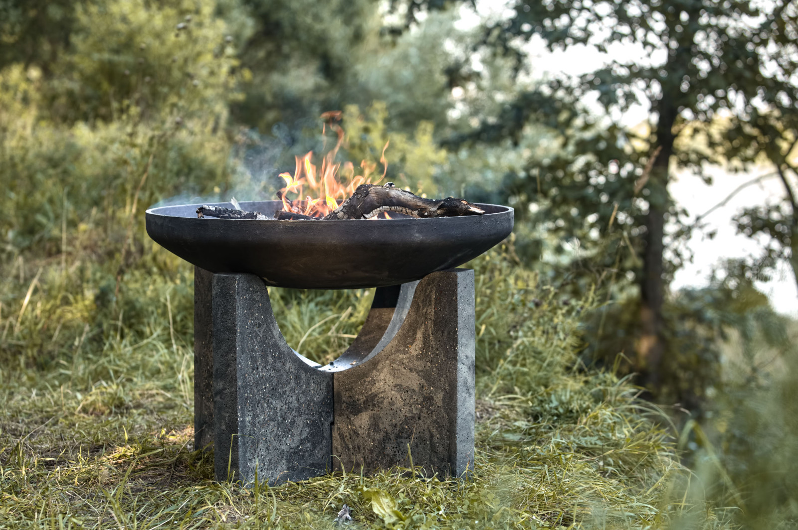 Кашпо и предметы декора из бетона