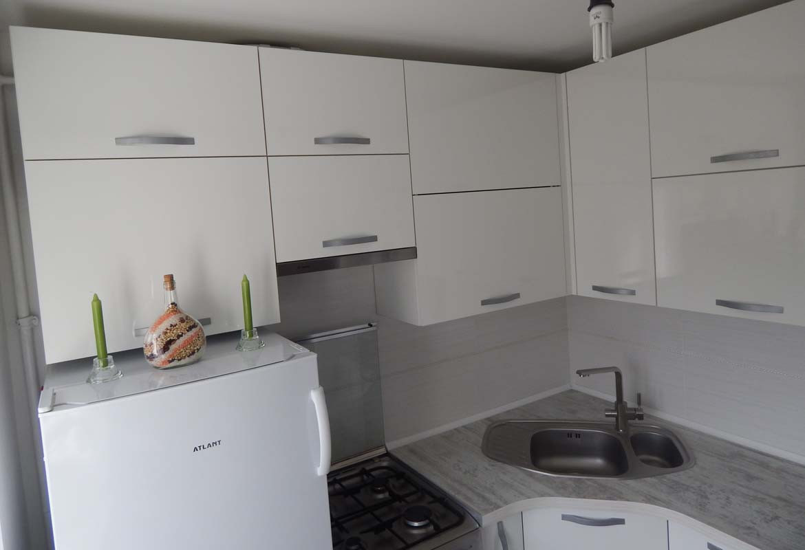 Кухни с фасадами из пластика