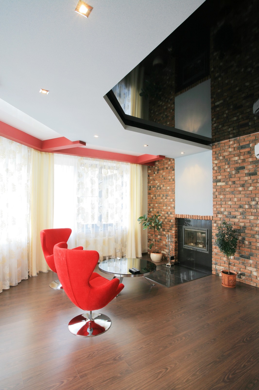 Фоновое изображение профиля Vitalii Romanov