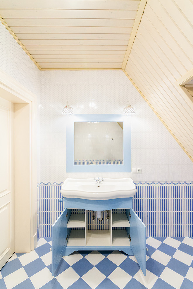Ванная прованс в пастельно-голубом цвете